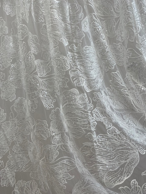 AVALON EMBROIDERED FLORAL BLOOM