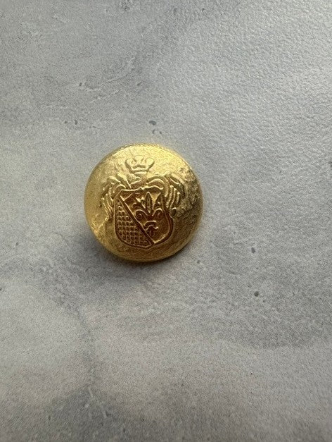 GOLD EMBOSSED CRESTED SHANK BUTTON