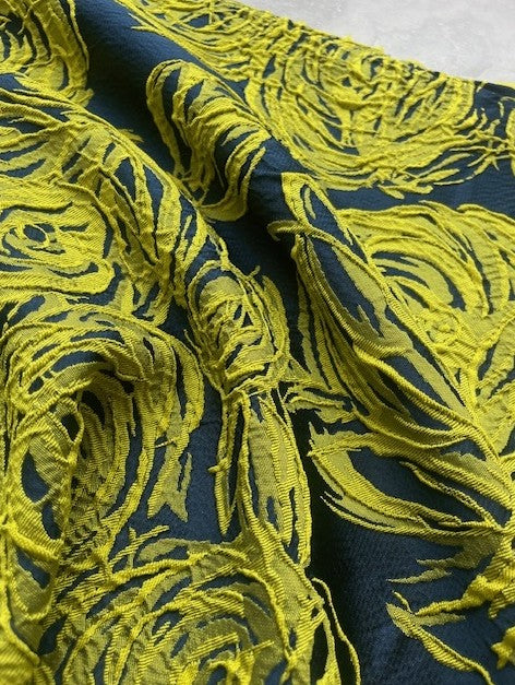 NEON ROSE (4.8m Length)