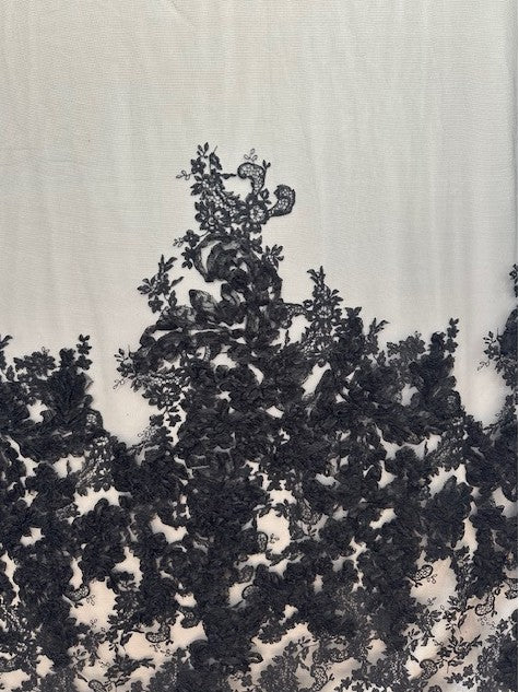 ULYSSES ASCENDING BORDERED ITALIAN LACE ON A NYLON TULLE (3.4m Length)