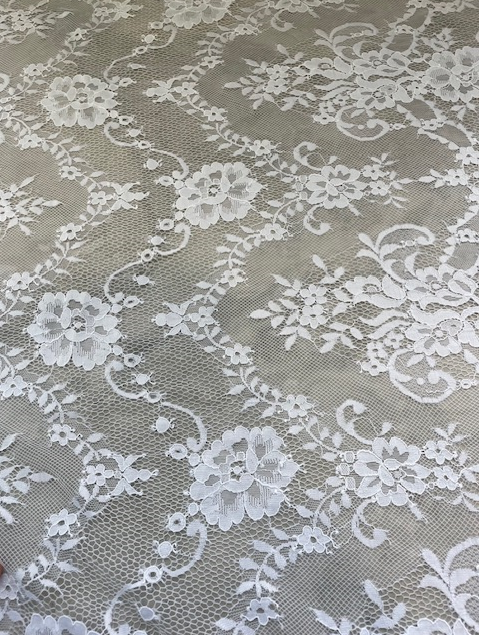 VICTORIA CLASSIC WHITE ALL OVER LACE (2.6m LENGTH)