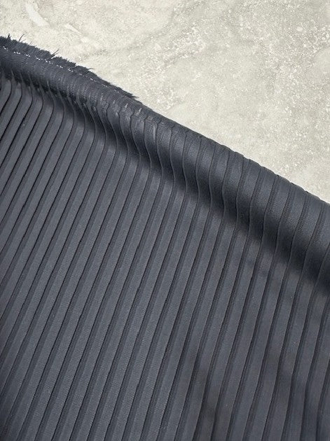 BLACK TIE 100% KNIFE PLEATED COTTON