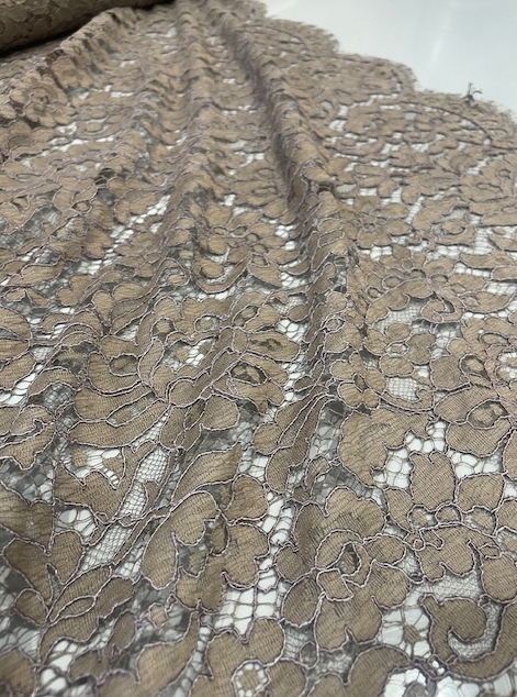 CLAUDETTE FRENCH CORDED LACE WITH SCALLOPED EDGING (4m Length)