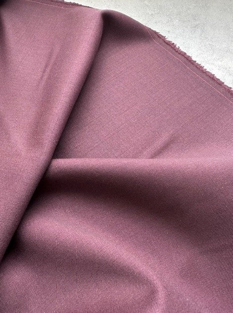 DISTINCTION 100% WOOL SUITING