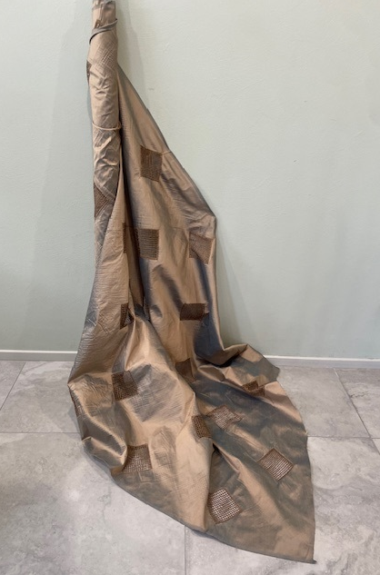 DUNE - 100%  DUPION SILK WITH A TRIANGLE CUTOUT APPLIQUE