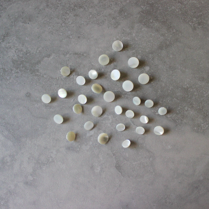 MOTHER OF PEARL FLAT TOP WHITE SHANK (719)