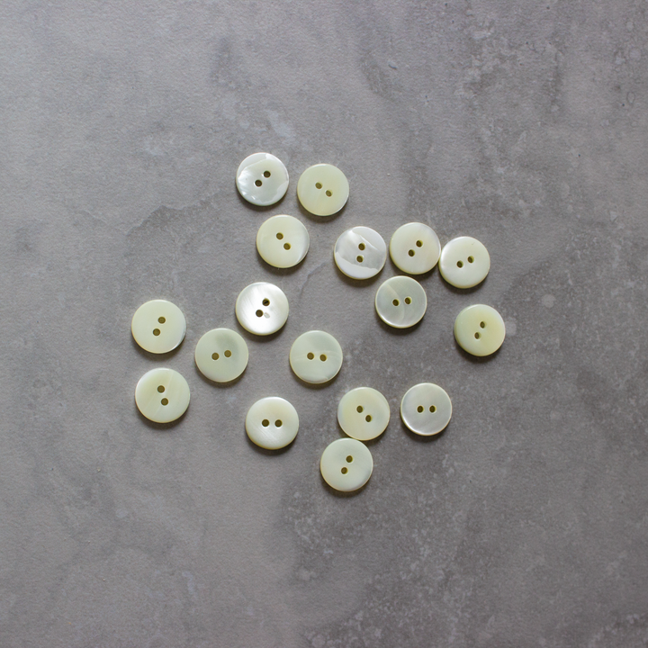 FLAT SHELL BUTTON WHITE