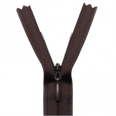 40cm Raspberry Invisible Zip INVISIBLE ZIP 40cm (COLS AVAILABLE) – Hawes & Freer