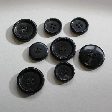 HORN ROUNDED DIPPED RIM BUTTON (HF5478) – Hawes & Freer