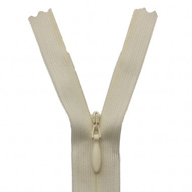 40cm Raspberry Invisible Zip INVISIBLE ZIP 40cm (COLS AVAILABLE) – Hawes & Freer