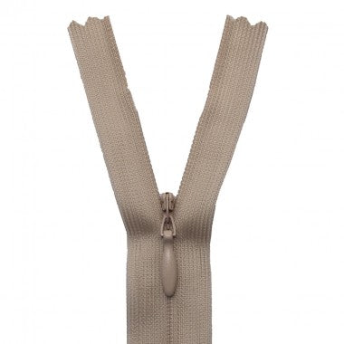 40cm Raspberry Invisible Zip INVISIBLE ZIP 40cm (COLS AVAILABLE) – Hawes & Freer