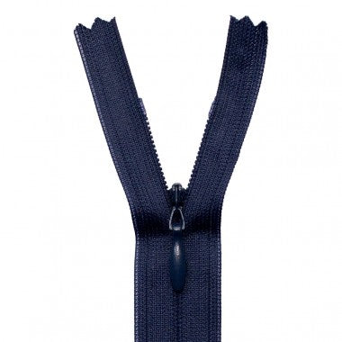 40cm Raspberry Invisible Zip INVISIBLE ZIP 40cm (COLS AVAILABLE) – Hawes & Freer